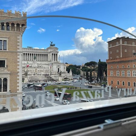 Piazza Venezia Luxury Suite Рим Экстерьер фото