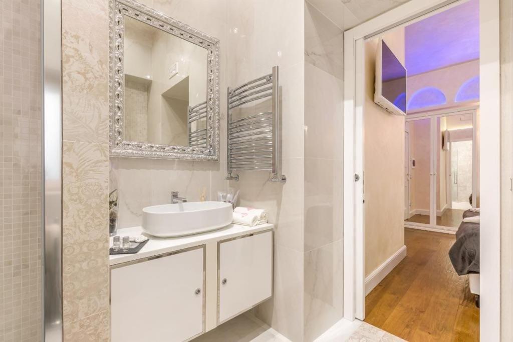 Piazza Venezia Luxury Suite Рим Экстерьер фото