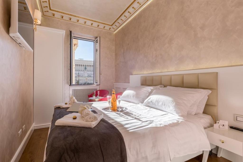 Piazza Venezia Luxury Suite Рим Экстерьер фото