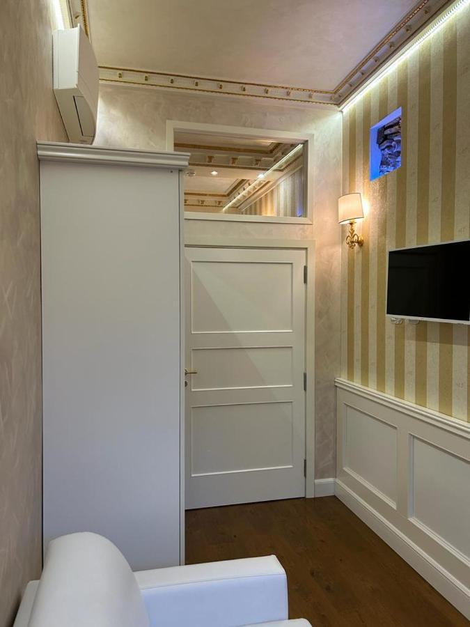 Piazza Venezia Luxury Suite Рим Экстерьер фото