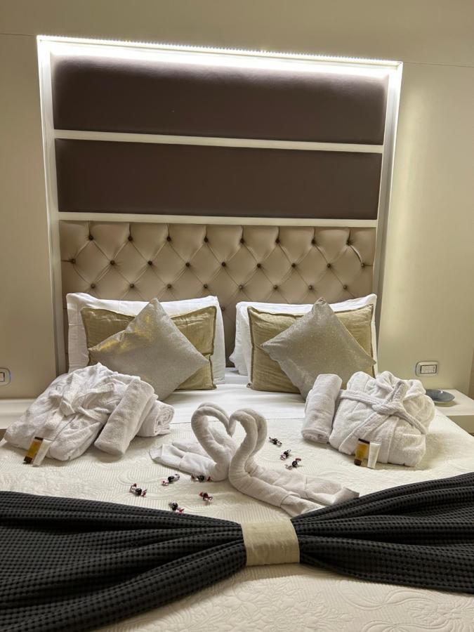 Piazza Venezia Luxury Suite Рим Экстерьер фото