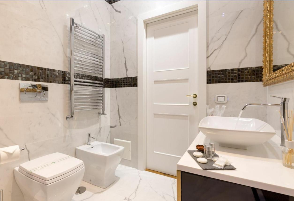 Piazza Venezia Luxury Suite Рим Экстерьер фото