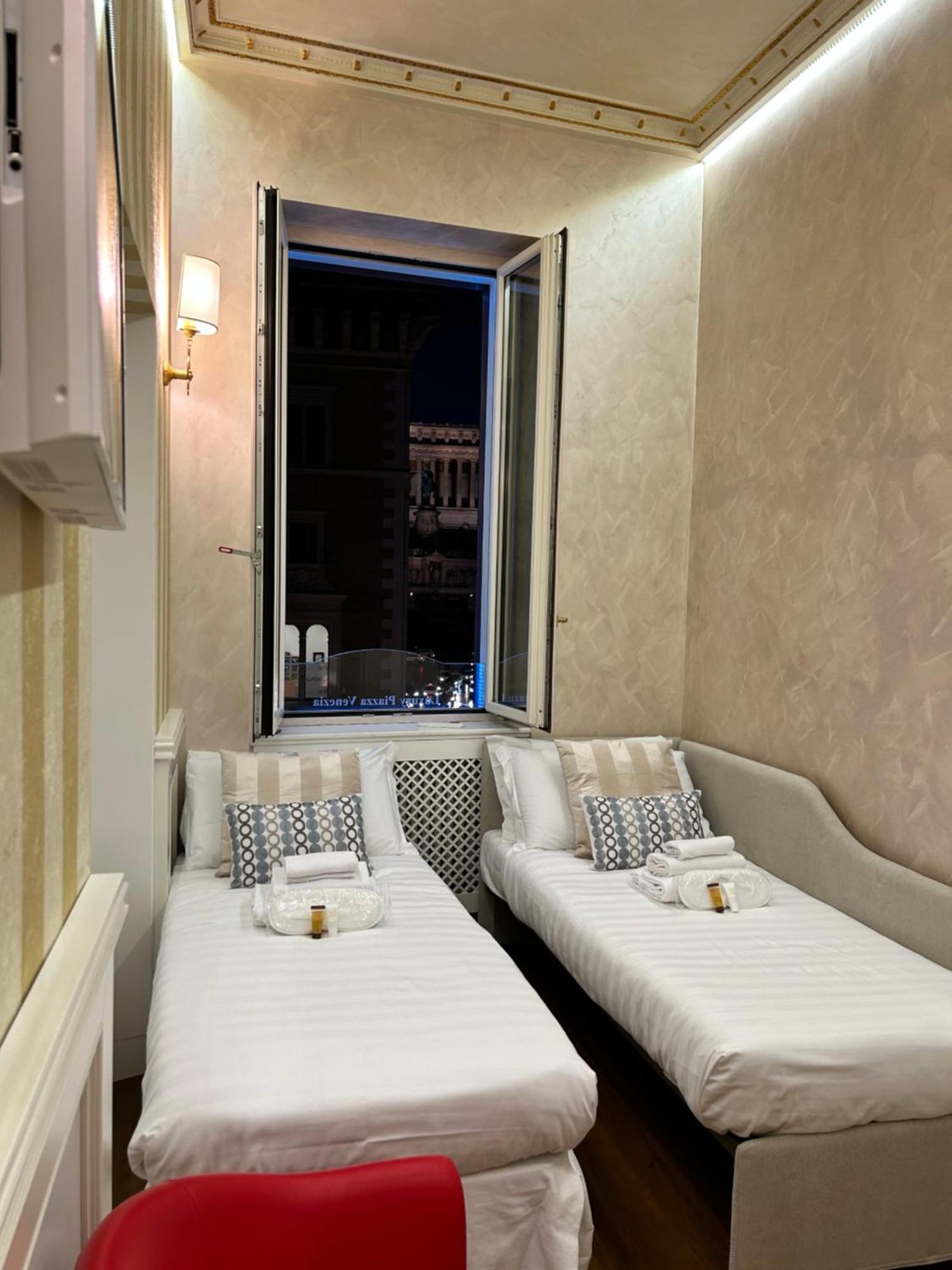 Piazza Venezia Luxury Suite Рим Экстерьер фото
